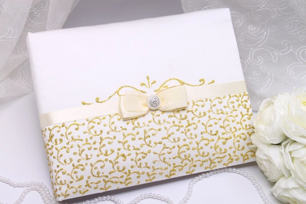 طرح بروز کارت دعوت عروسی کوچک با فونت طلایی