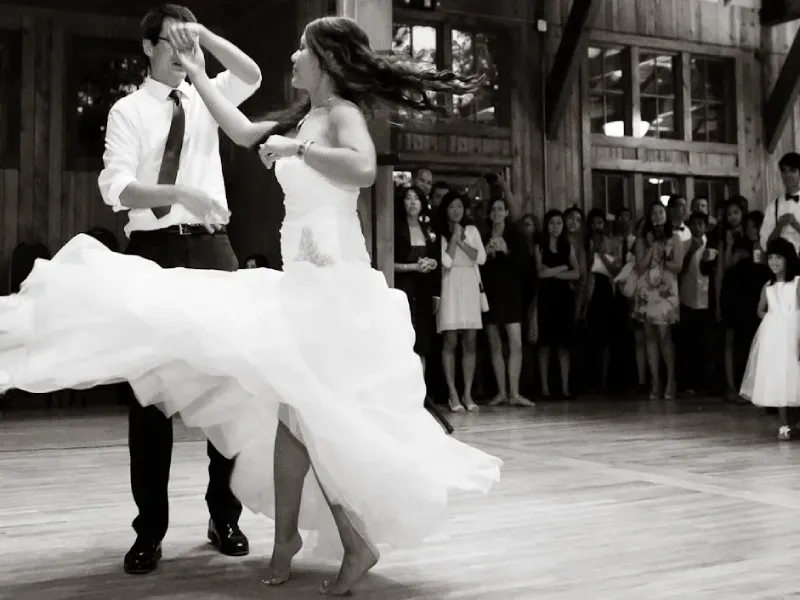 تمرین رقص دو نفره با دامد قبل از عروسی