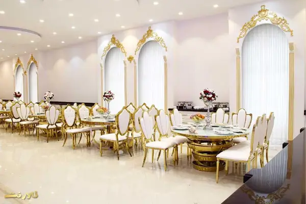 عقیق; باغ تالار بدون ورودی